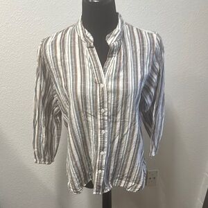 Eden & Olivia Gray and White Button Down Shirt with Mandarin Collar